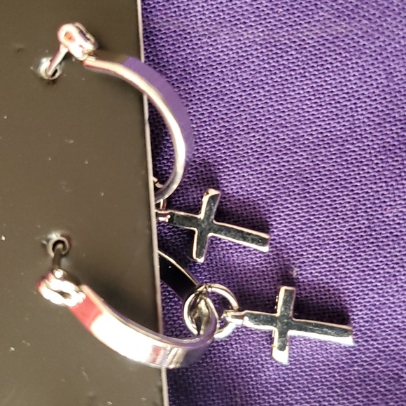 *NWT* Hot Topic's 3Pk Silver Charm Hoops - Picture 4 of 15